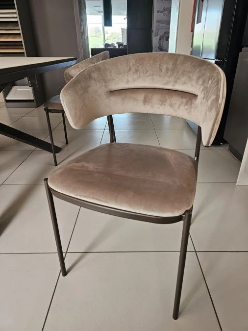 Sedia con braccioli Ozzio EGO BR