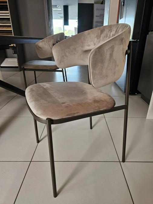 Sedia con braccioli Ozzio EGO BR