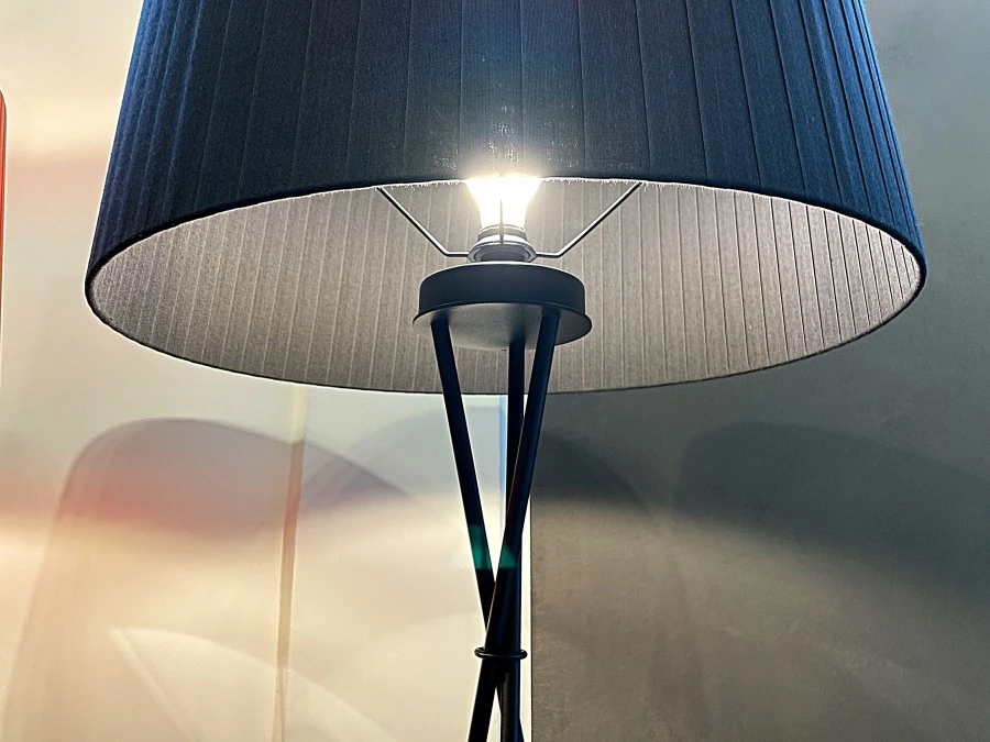 Lampada da terra Santa & Cole Trípode G5