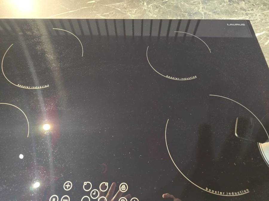 Cucina con Isola Produzione Artigianale LASER