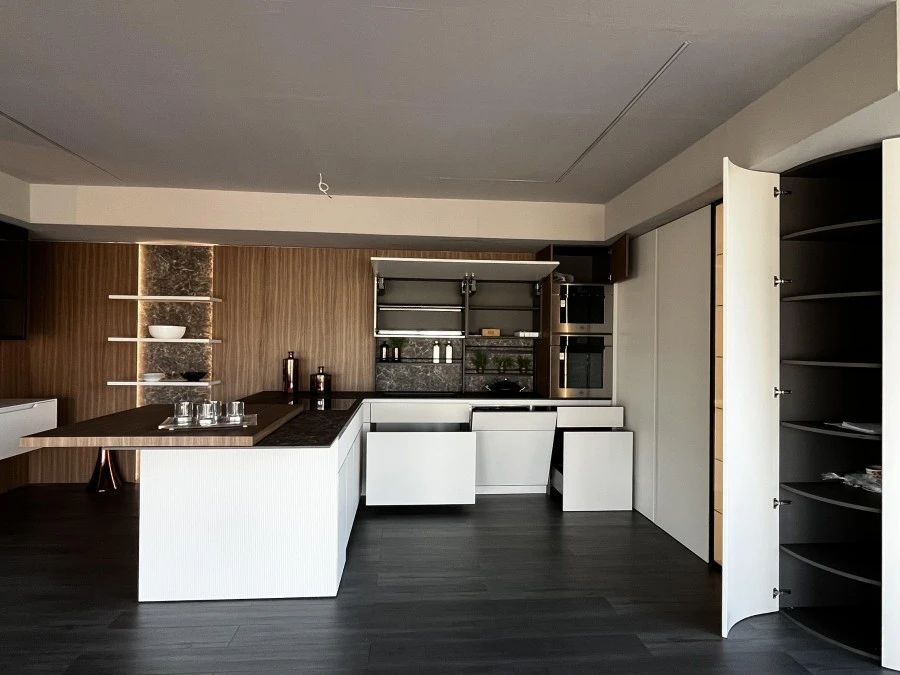 Cucina con penisola Aster Cucine Atelier