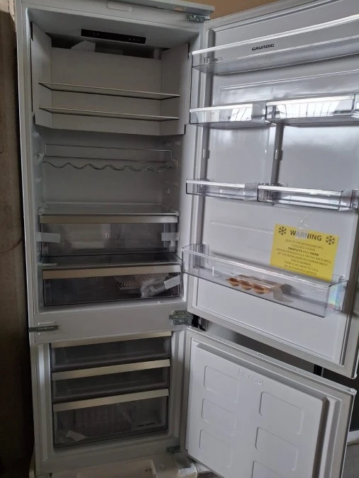 Frigorifero Grundig GKMI26940N