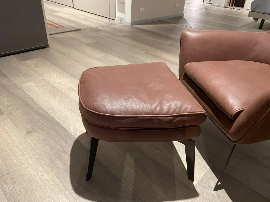 Poltrona con pouf Calia Jaco