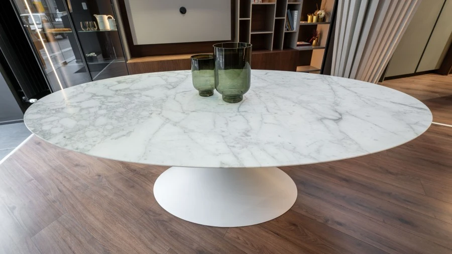 Tavolo Clessidra Ellittico - Midj in vendita da Colab Design