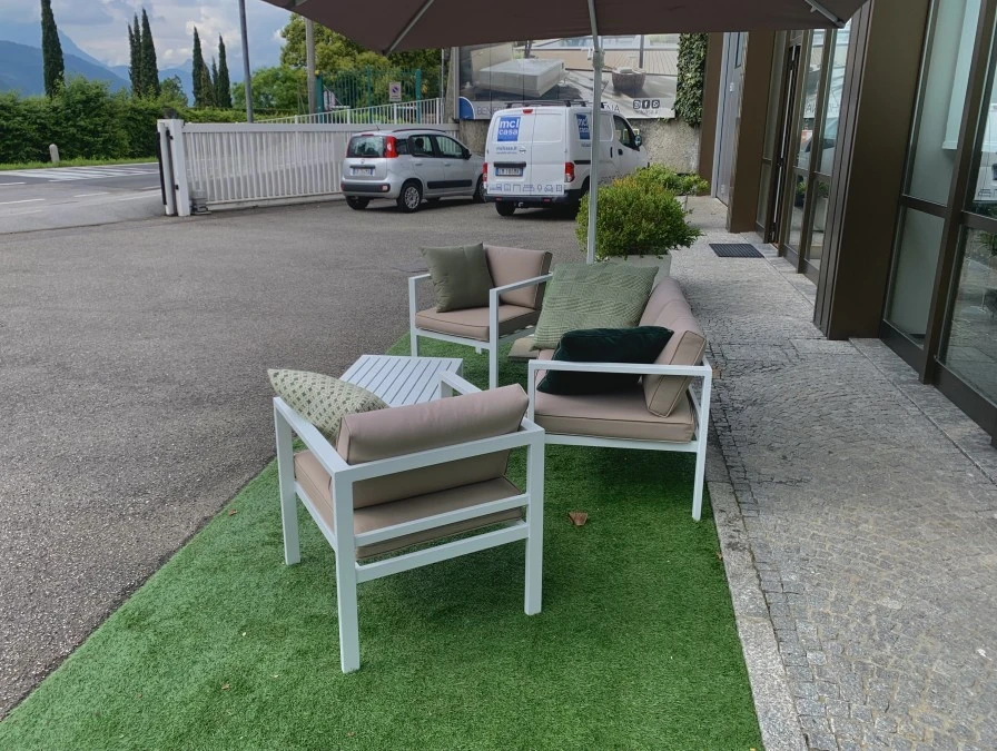 Gruppi tavoli e sedute Outdoor Cosma Center AVANA