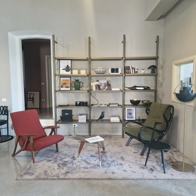 Libreria Hector di Molteni&C in esposizione nello showroom Classicdesign.it