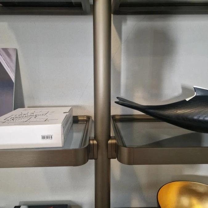 Libreria Hector di Molteni&C in esposizione nello showroom Classicdesign.it