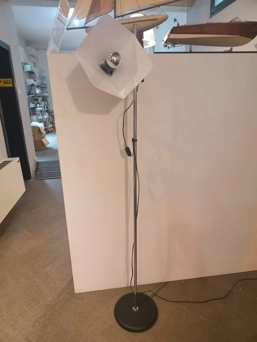 Lampada da terra Stilnovo Triedro