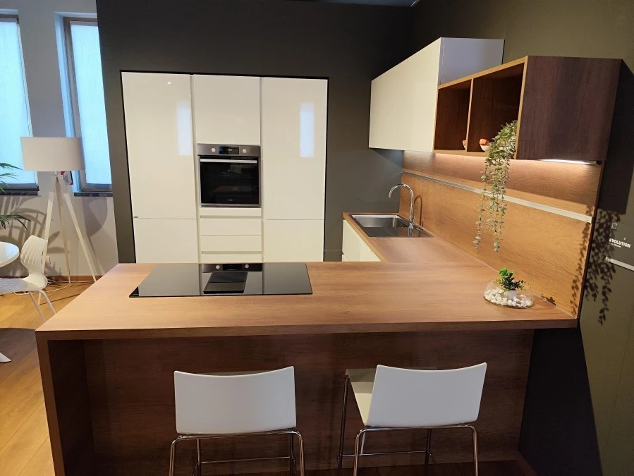 Cucina con penisola Scavolini EVOLUTION