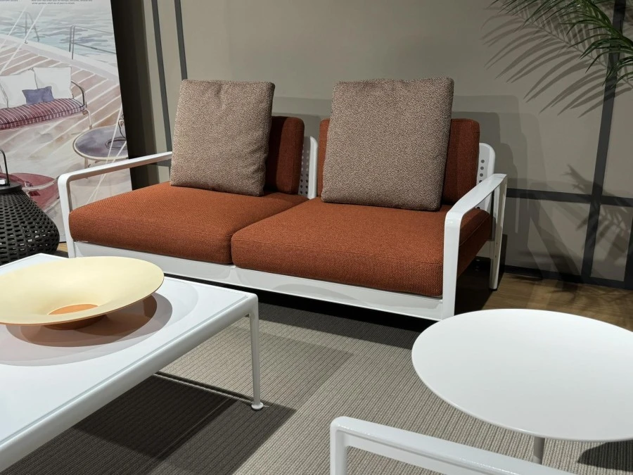 Divano da giardino Knoll Piero Lissoni Collection