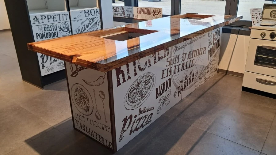Cucina con Isola Produzione Artigianale Moderna