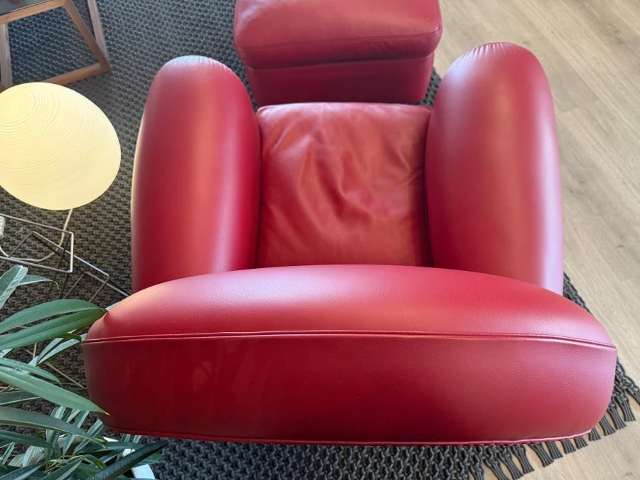 Poltrona con pouf Poltrona Frau Vanity