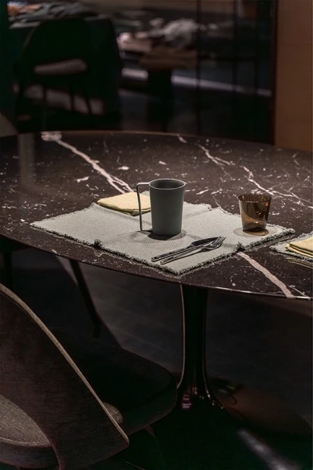 Tavolo ovale Knoll Saarinen