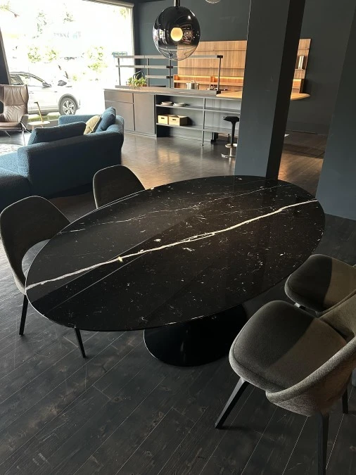 Tavolo ovale Knoll Saarinen