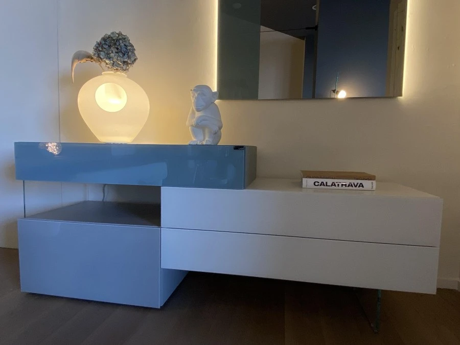 36e8 Dresser LAGO