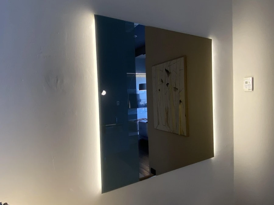 36e8 Mirror LAGO