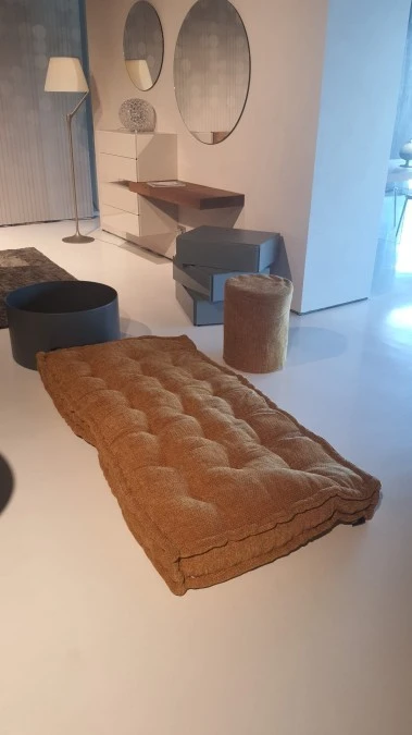 Dettaglio materasso srotolato | Poltroncina Huggy Lago