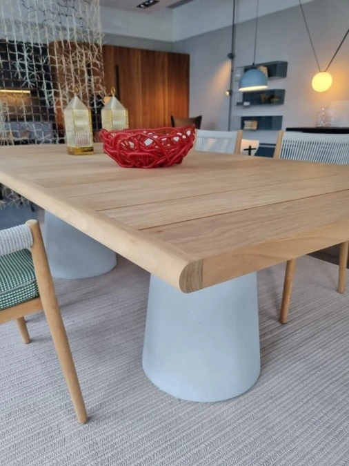 Gruppi tavoli e sedute Outdoor Cassina Dine out