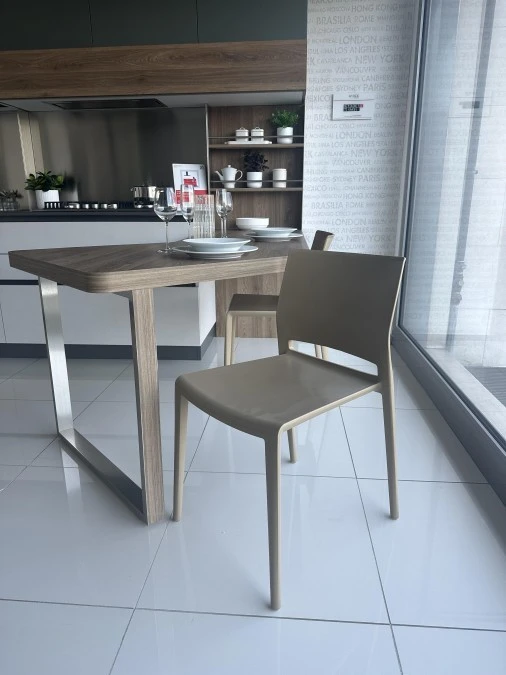 Sedia senza braccioli Veneta Cucine Dakota
