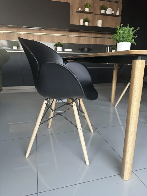 Sedia con braccioli La Seggiola lotus wood