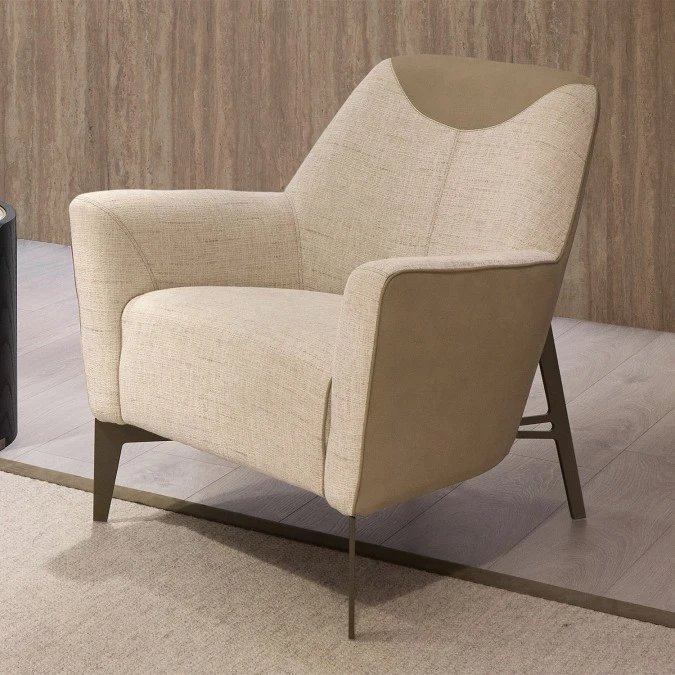 Poltrona elegante da salotto Lynn outlet con struttura in metallo