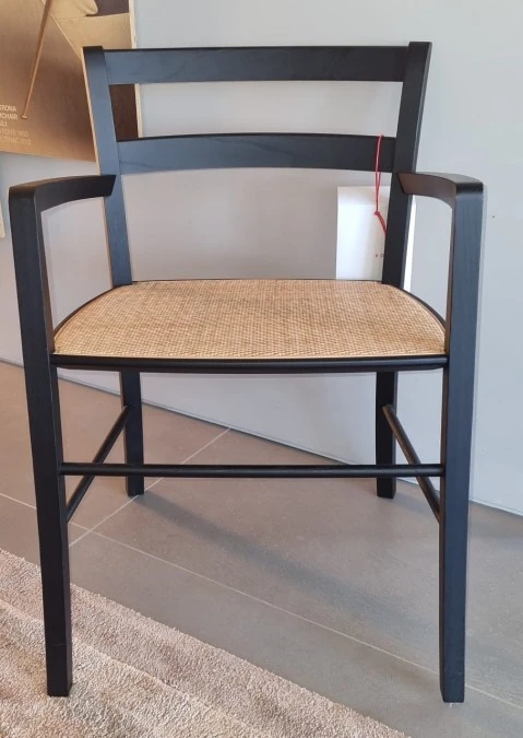 Sedia con braccioli De Padova M16