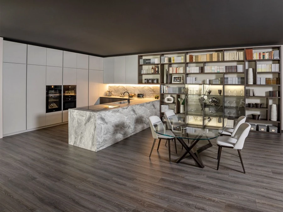 Klab 01 outlet cucina a ferro di cavallo con rivestimento effetto marmo e moderna libreria a parete