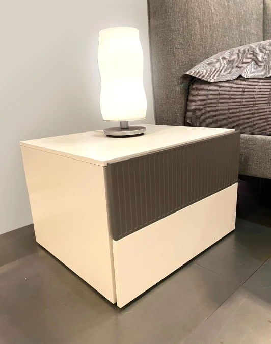 Comodino n° 1 da 45 cm, abbinato al n° 2 da 60 cm e al settimanale da 160x120 cm (boz)