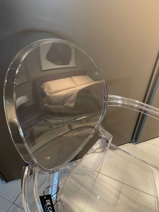 Sedia con braccioli Kartell Louis Ghost