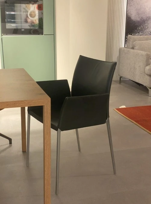 Sedia con braccioli Zanotta LEA
