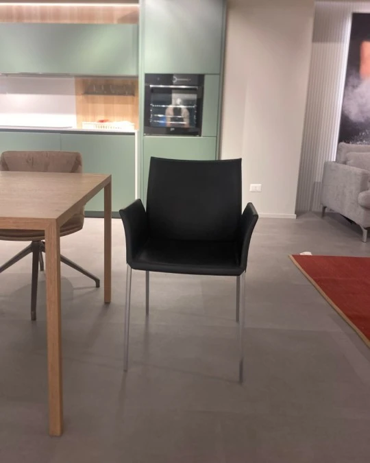 Sedia con braccioli Zanotta LEA