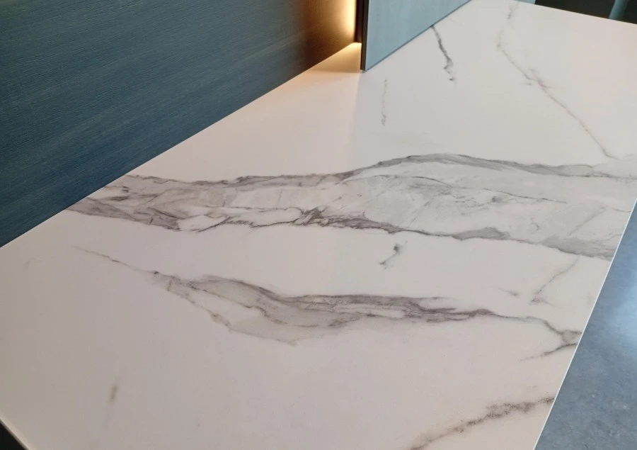 Top Kerit Sp.12 mm fin. Calacatta naturale