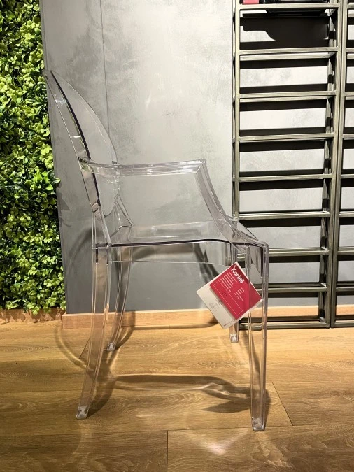 Sedia con braccioli Kartell Louis Ghost