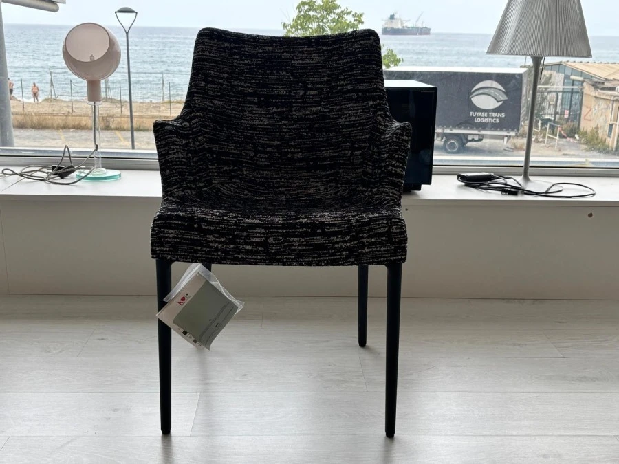 Sedia con braccioli Kartell Eleganza Nia