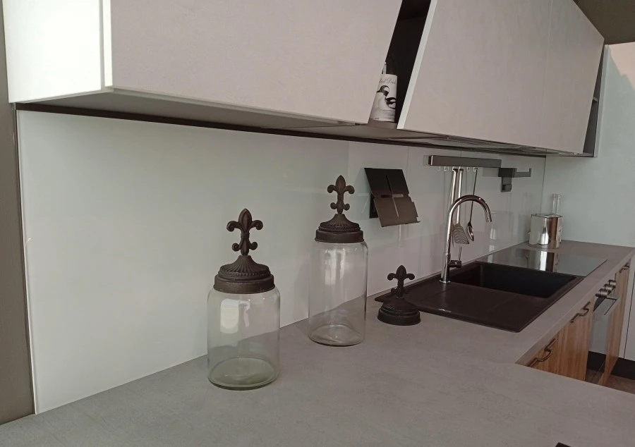 Magnetolab con illuminazione spenta