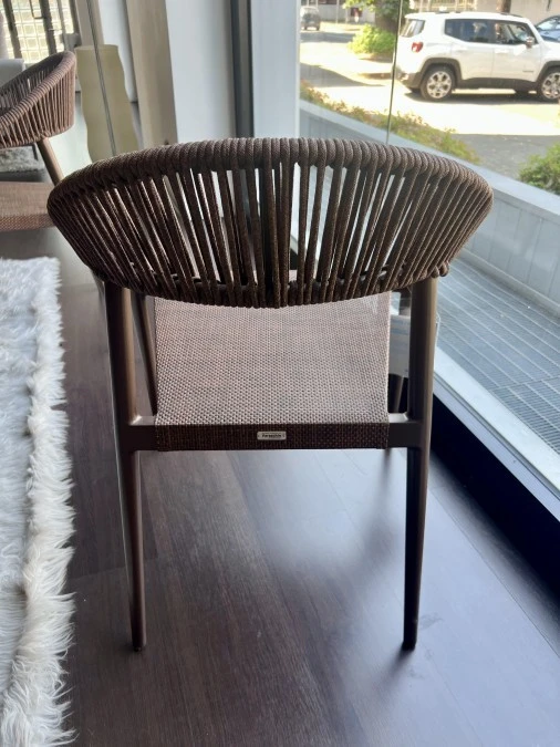 Retro delle poltroncine Clever