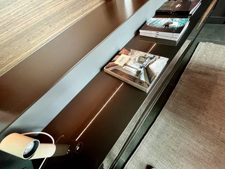 Piccola libreria Molteni&C. PASS-WORD EVOLUTION