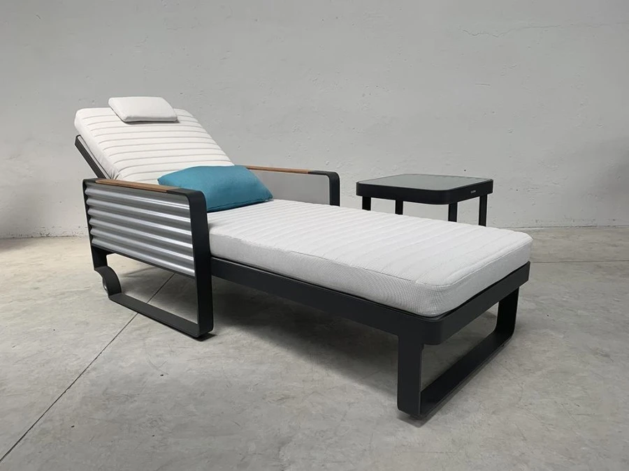 Set lettino + tavolino laterale da esterno COLLEZIONE AIRPORT HIGOLD MILANO