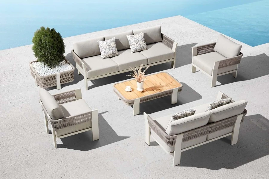 Set divano da esterno (color beige) COLLEZIONE BORROMEO HIGOLD MILANO