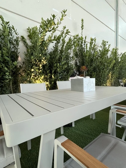 Tavolo da esterno (color beige) COLLEZIONE YORK HIGOLD MILANO