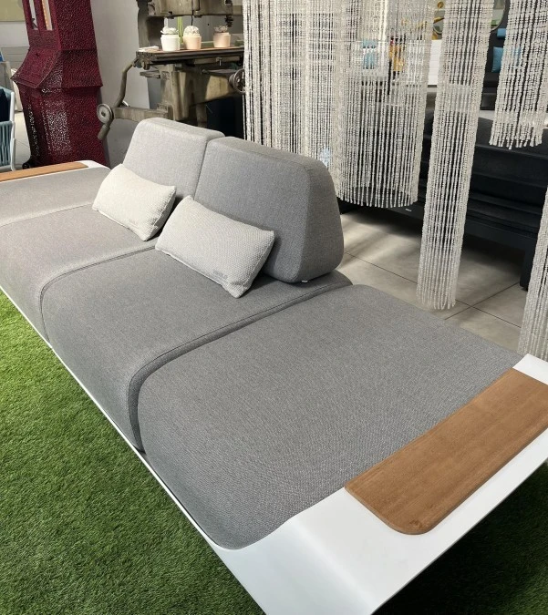 Divano lineare da esterno COLLEZIONE ONDA HIGOLD MILANO