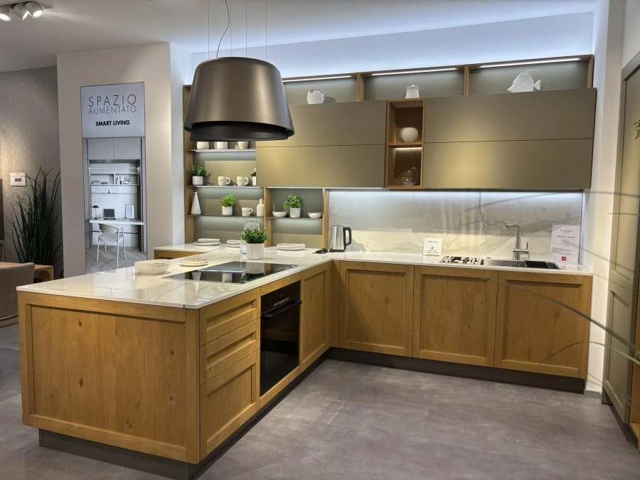 Cucina con penisola Veneta Cucine Milano