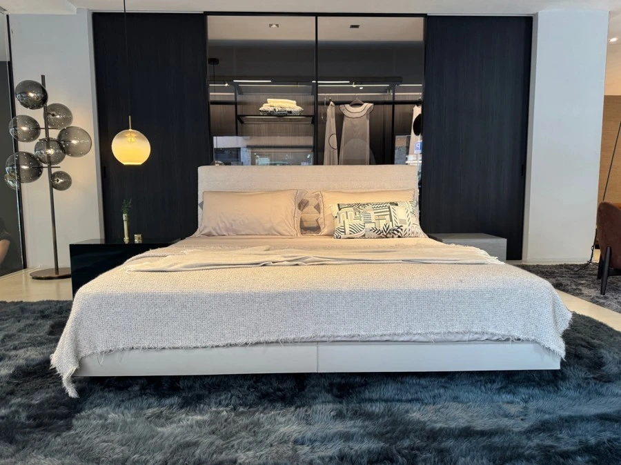 Letto matrimoniale Minotti Roger Bed