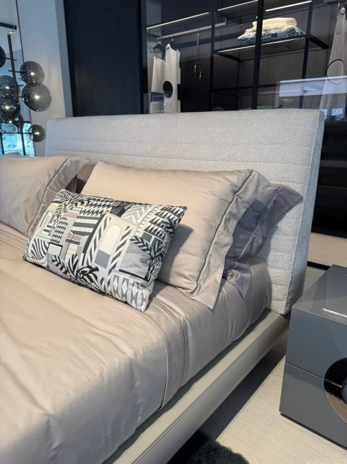 Letto matrimoniale Minotti Roger Bed