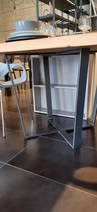 Tavolo quadrato Produzione Artigianale Wood