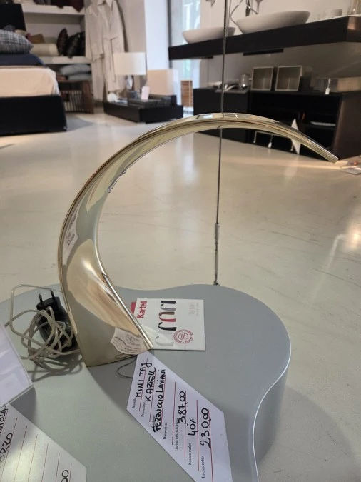 Lampada da tavolo Kartell Taj mini oro