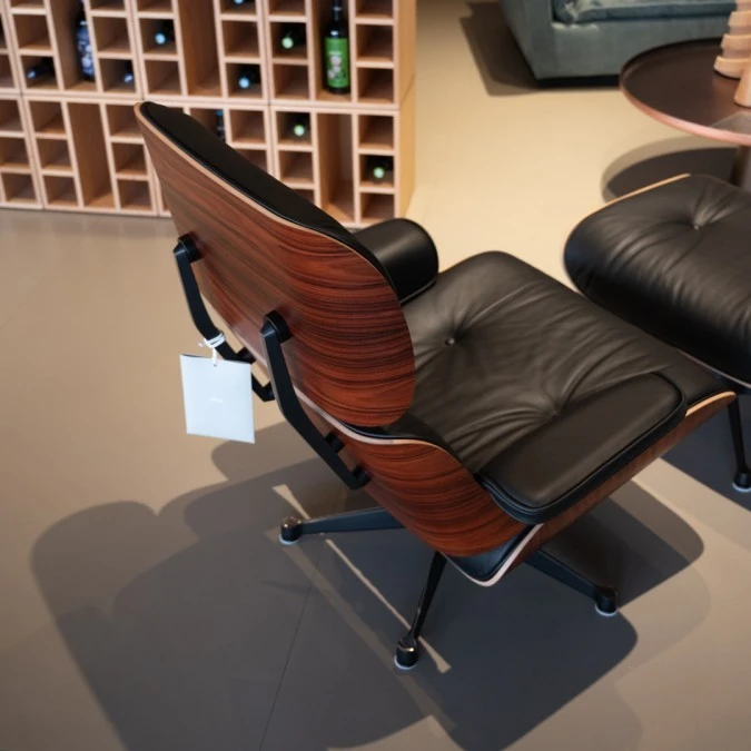 Poltrona con pouf Vitra Lounge chair & Ottoman