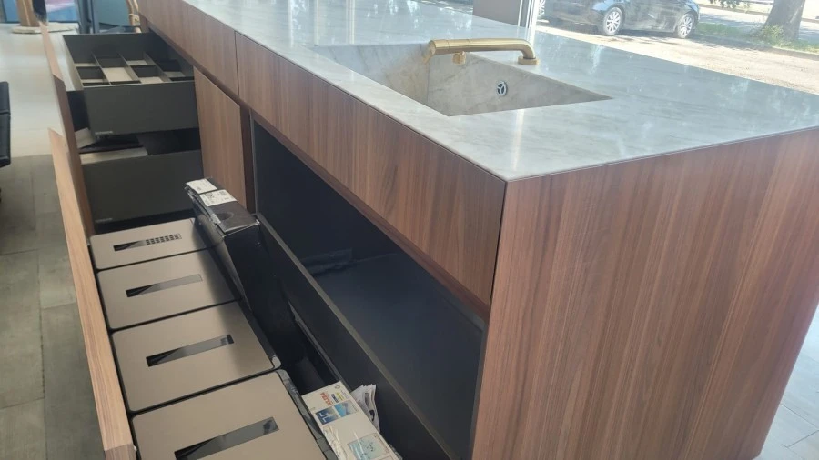 Cucina con Isola Modulnova Fly