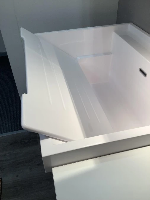 Lavabo con asse in mineralmarmo Wave