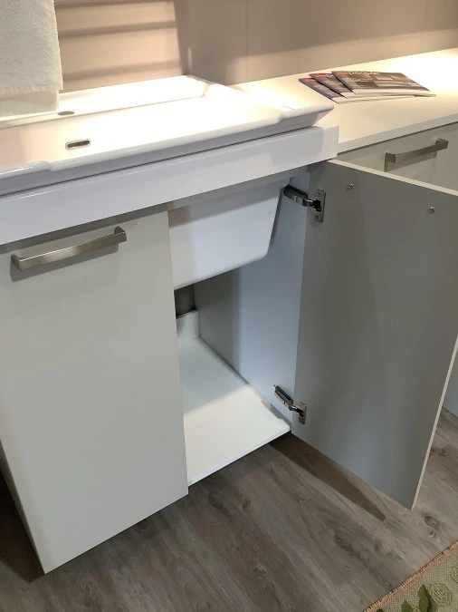 Vano sotto lavabo